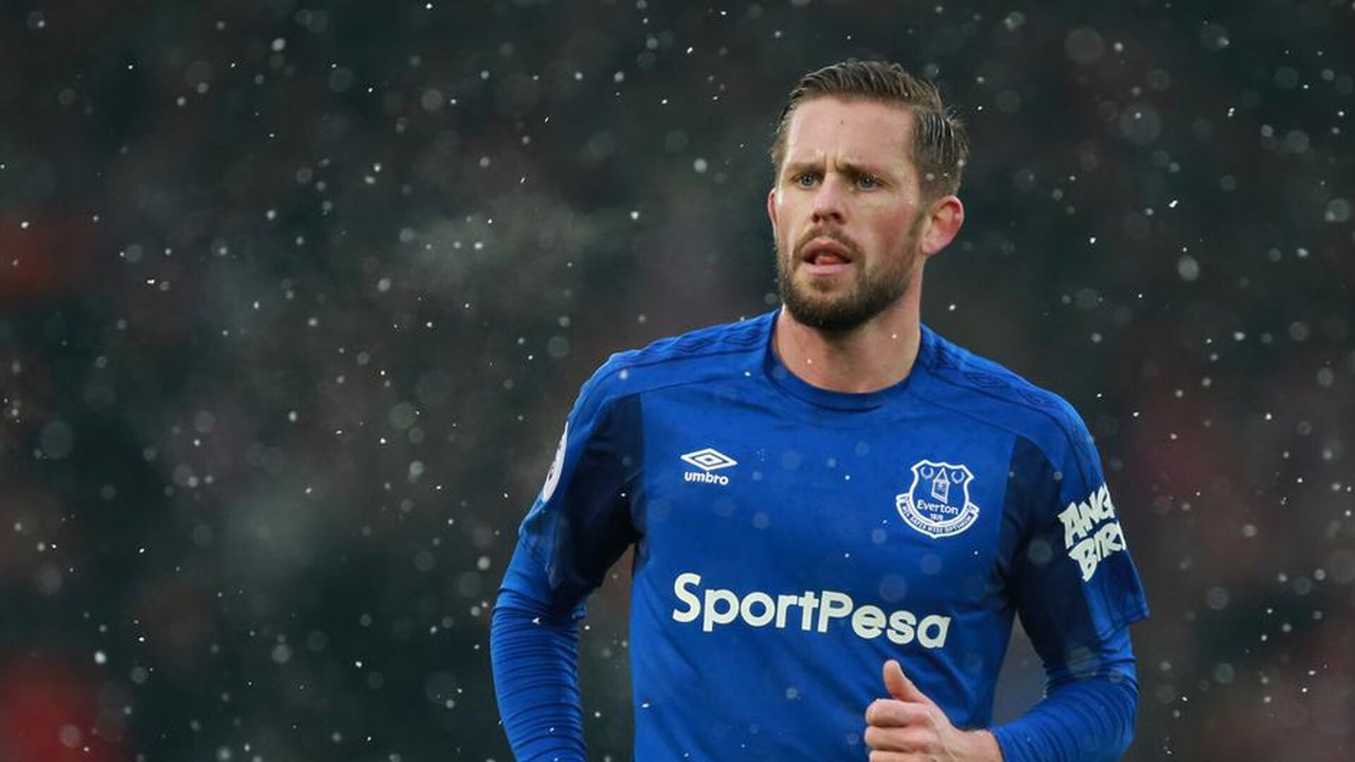 英超激烈未止:悬念环环相扣,精彩无限!,英超bha